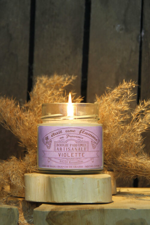 Bougie bio artianales parfumees violette naturelles non toxiques fabriquées à la main.Cire végétale de soja parfum de Grasse